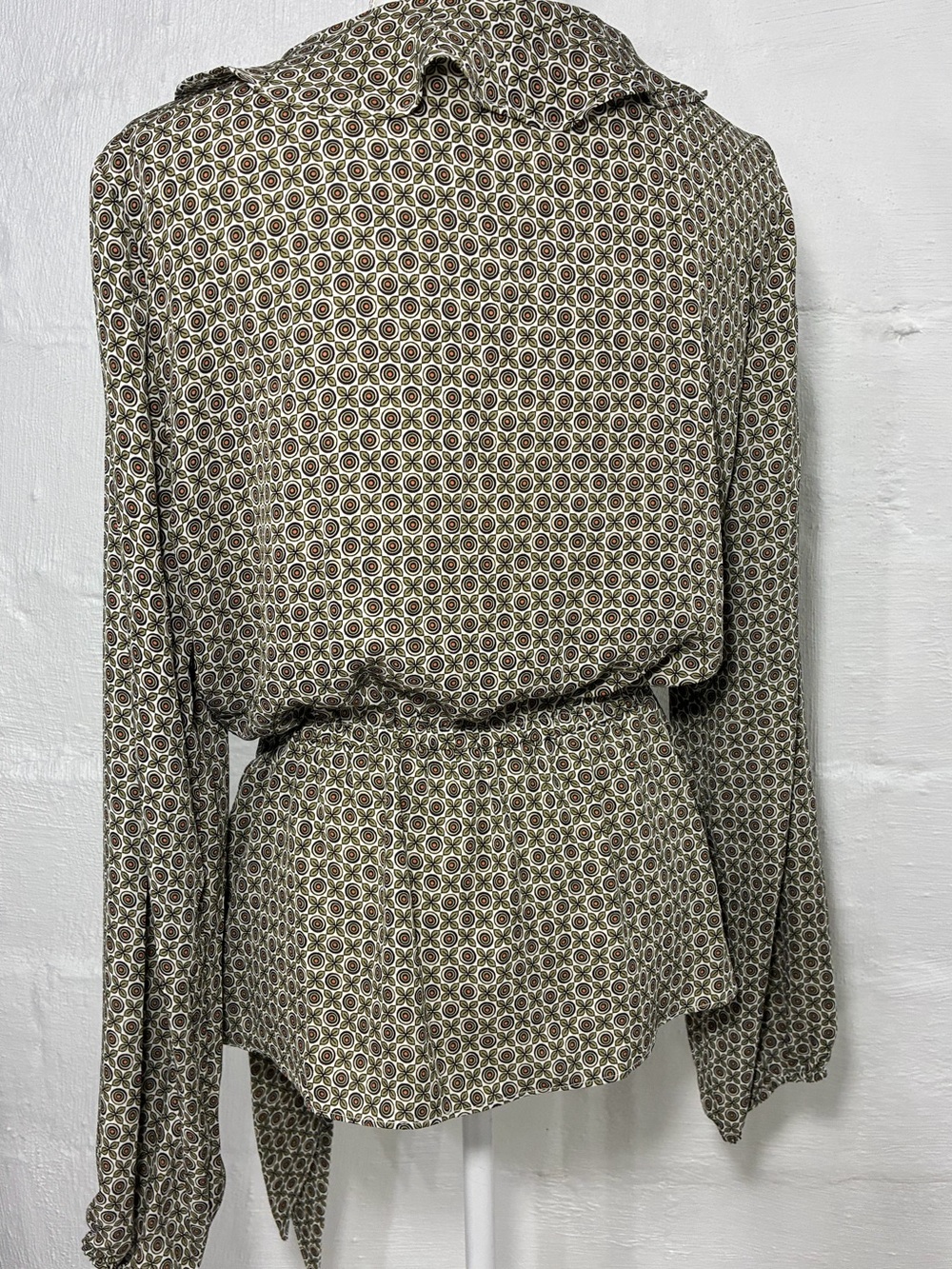 MAX STUDIO MEDALLION PRINT RUFFLE TOP - Picture 13 of 16
